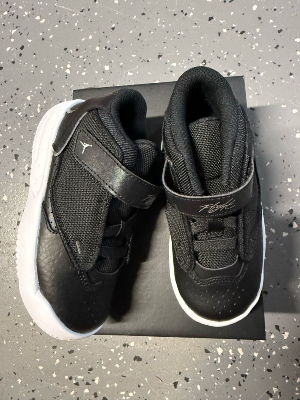 New boys Sz 9 Jordan Kids' Black & White Strap Shoes